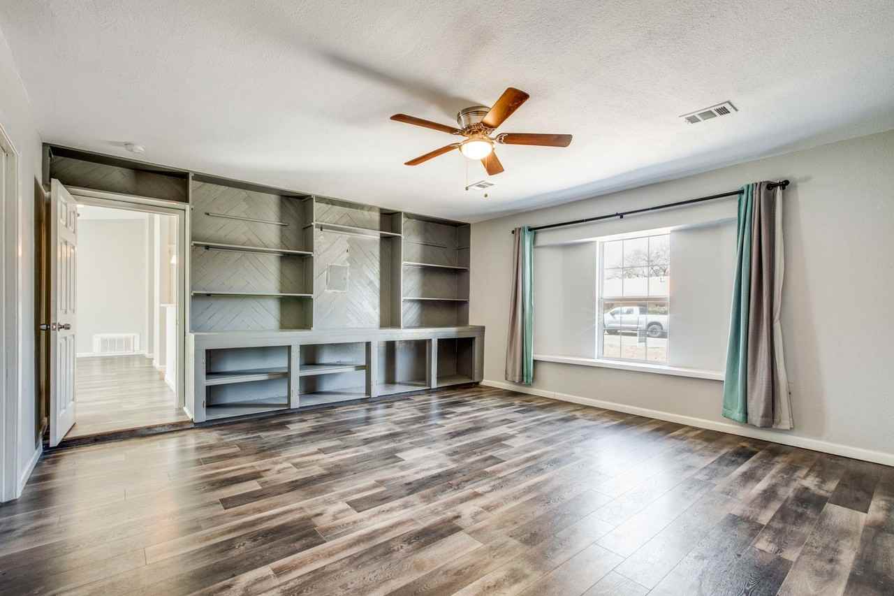 2610 Lakebriar St - Photo 6 of 13