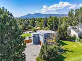 featured image of 1990 Poplar Ave