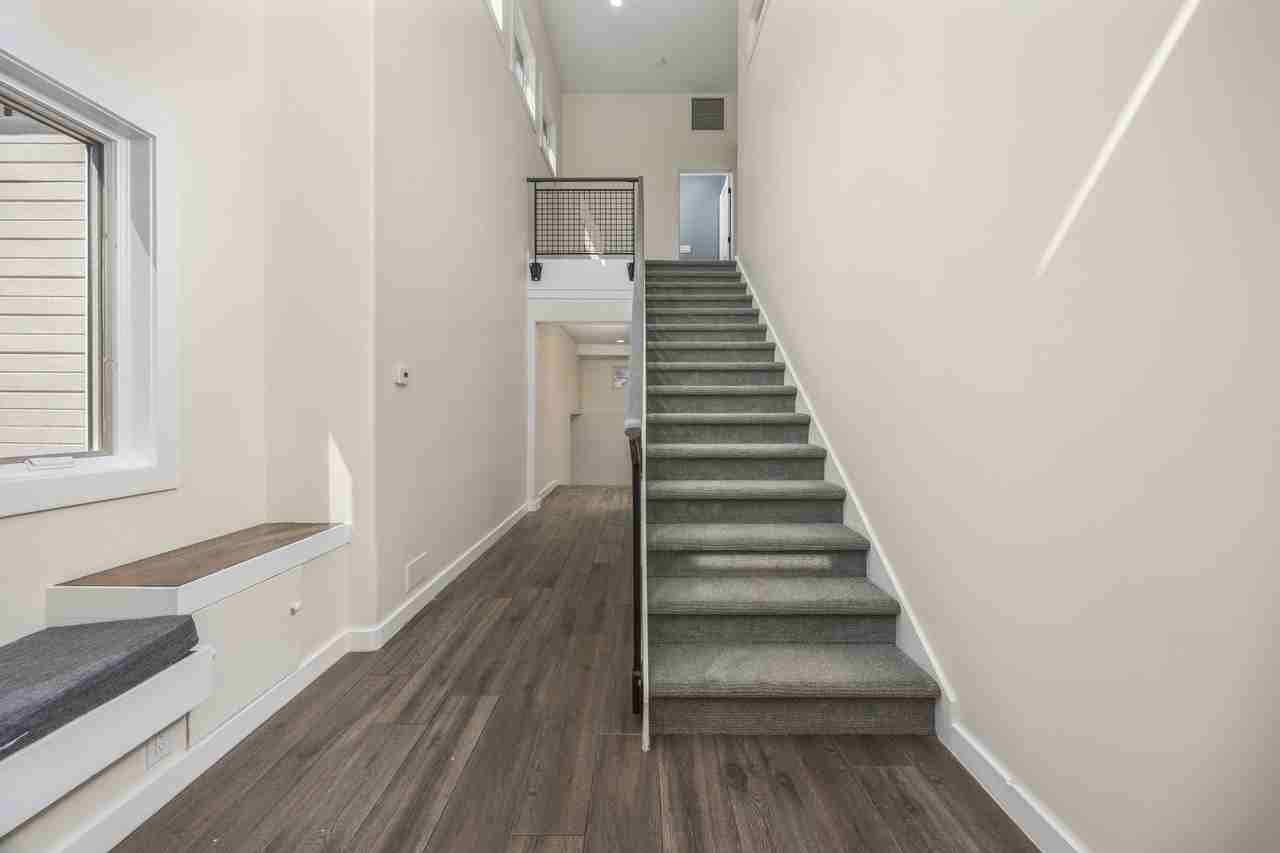 1990 Poplar Ave - Photo 5 of 43