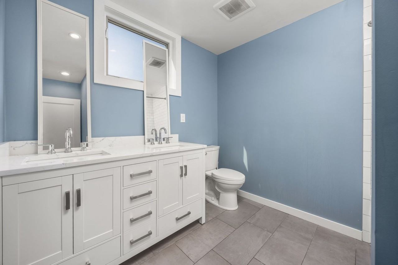 1990 Poplar Ave - Photo 7 of 43