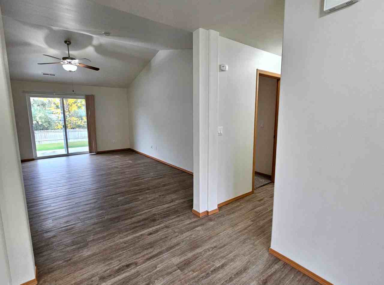 474 Charbonneau Dr - Photo 4 of 50