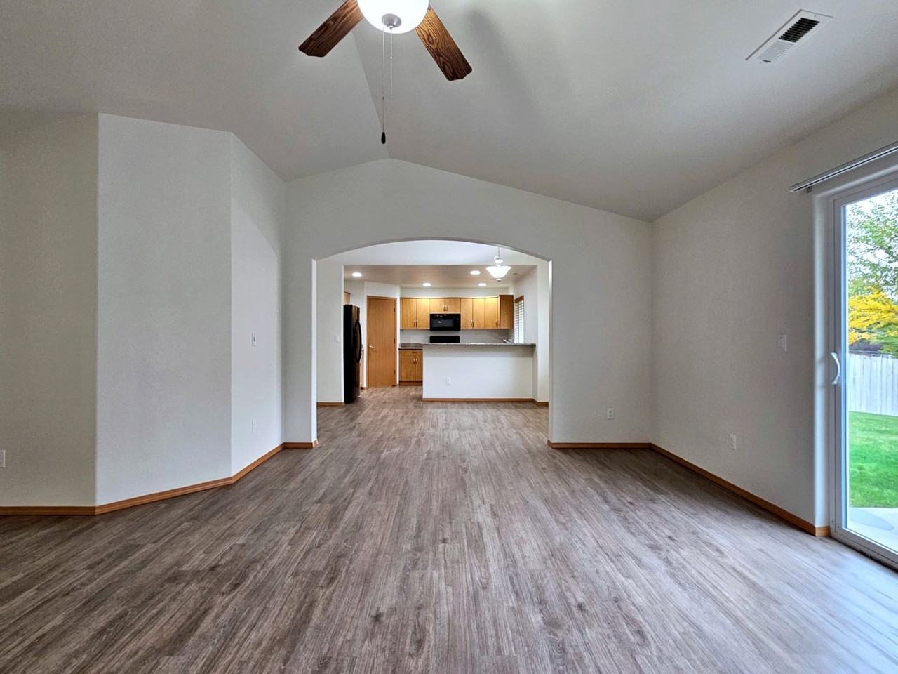 474 Charbonneau Dr - Photo 7 of 50