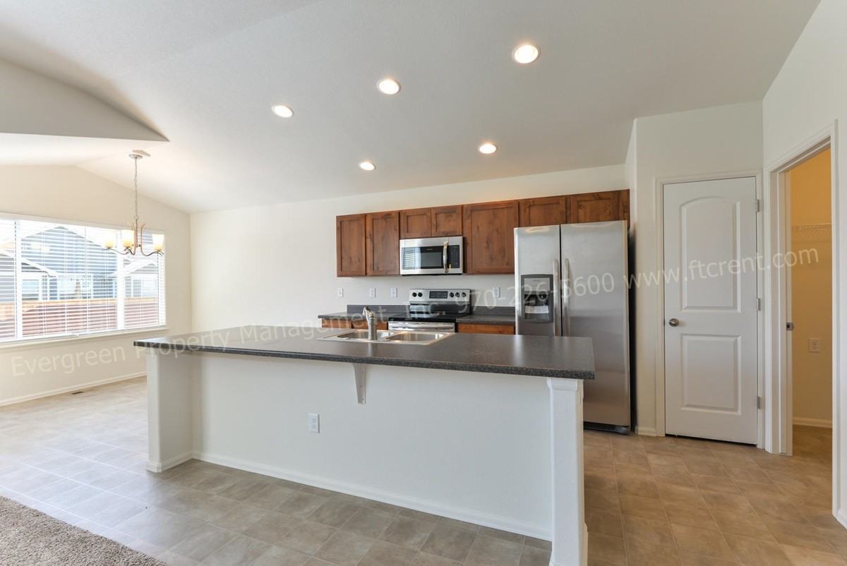 1513 First Light Dr - Photo 4 of 36