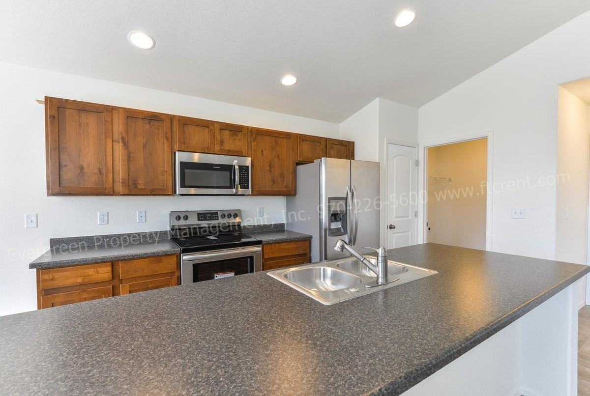 1513 First Light Dr - Photo 6 of 36