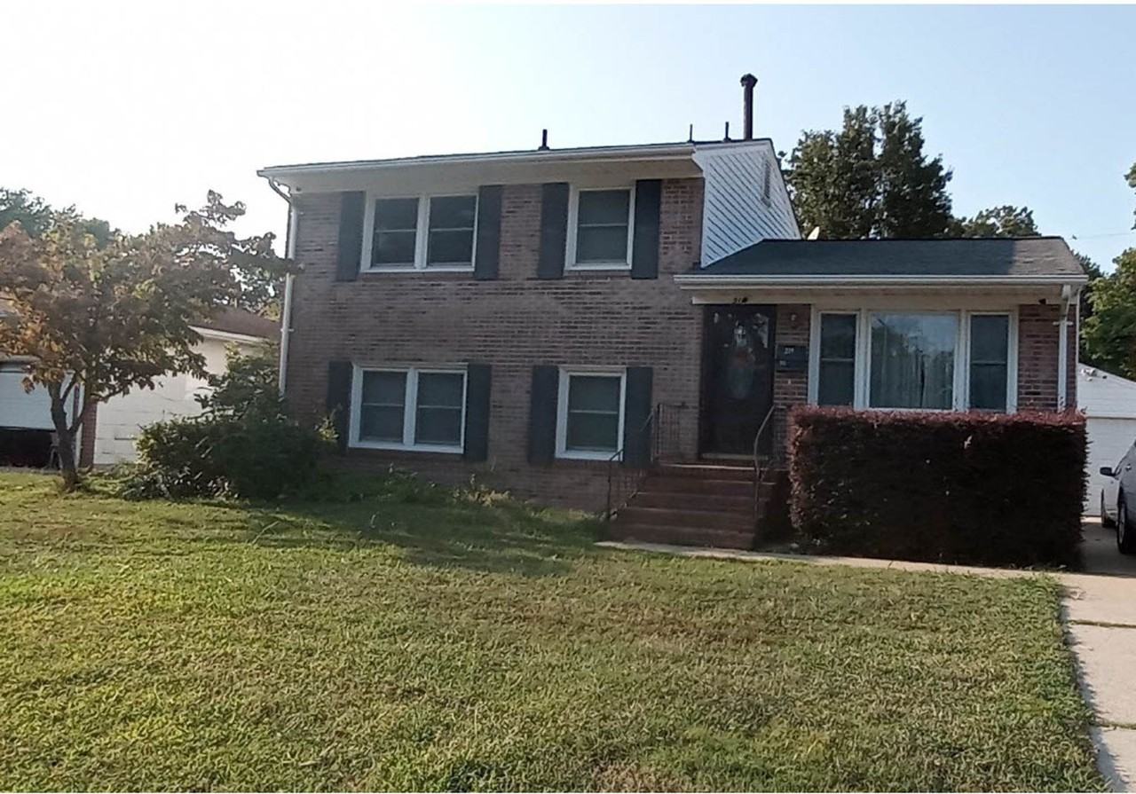 311 Bond St - Photo 2 of 11
