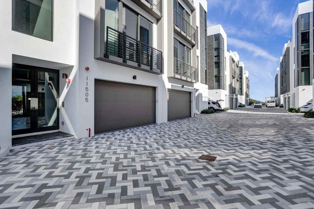 11505 Old Ocean Blvd - Photo 4 of 50