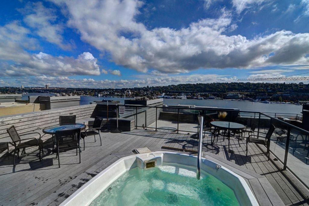 1504 1504 Aurora Ave N ONE OFF - Photo 7 of 12