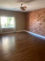 122 1/2 N Broadway St - Photo 1 of 1
