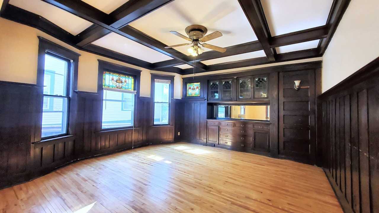 2204 Emerson Ave S - Photo 5 of 20