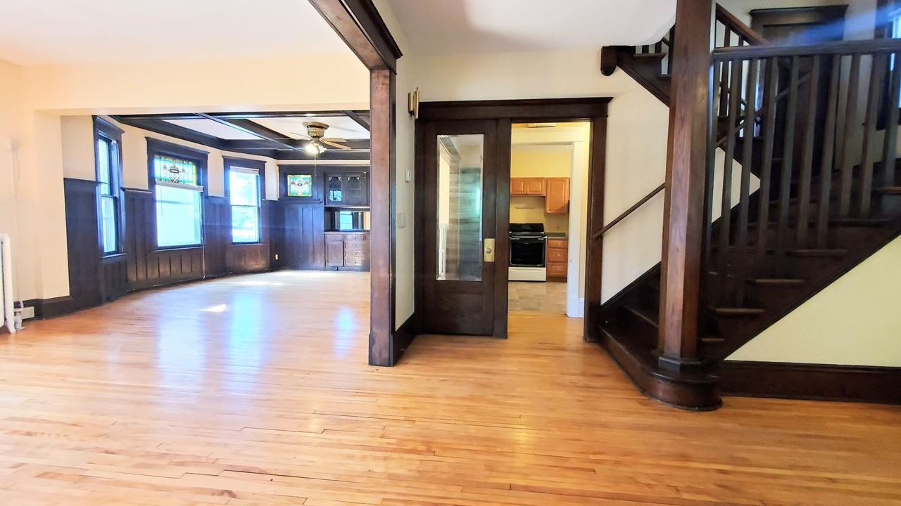 2204 Emerson Ave S - Photo 7 of 20