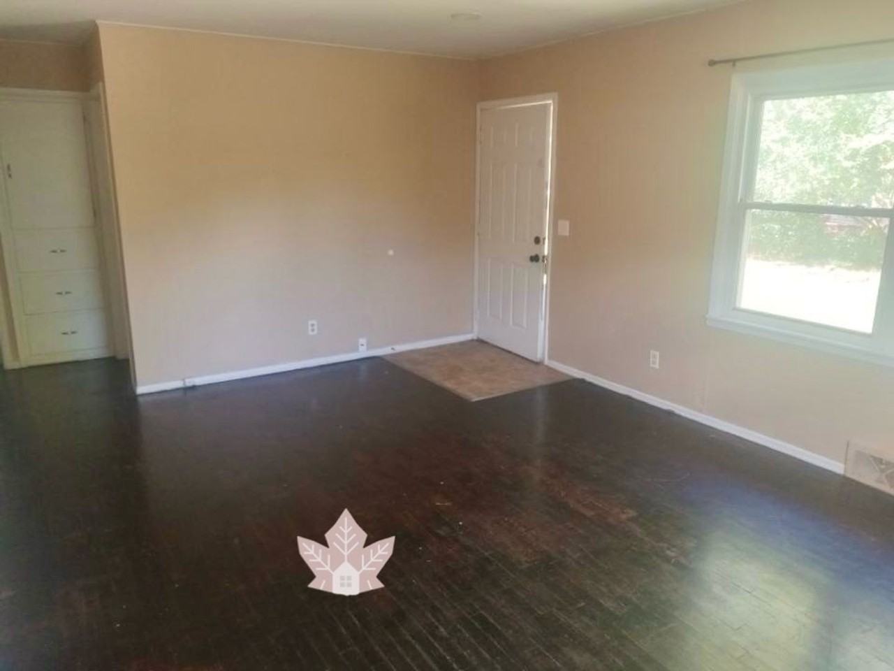 212 S Lenfesty Ave - Photo 2 of 13