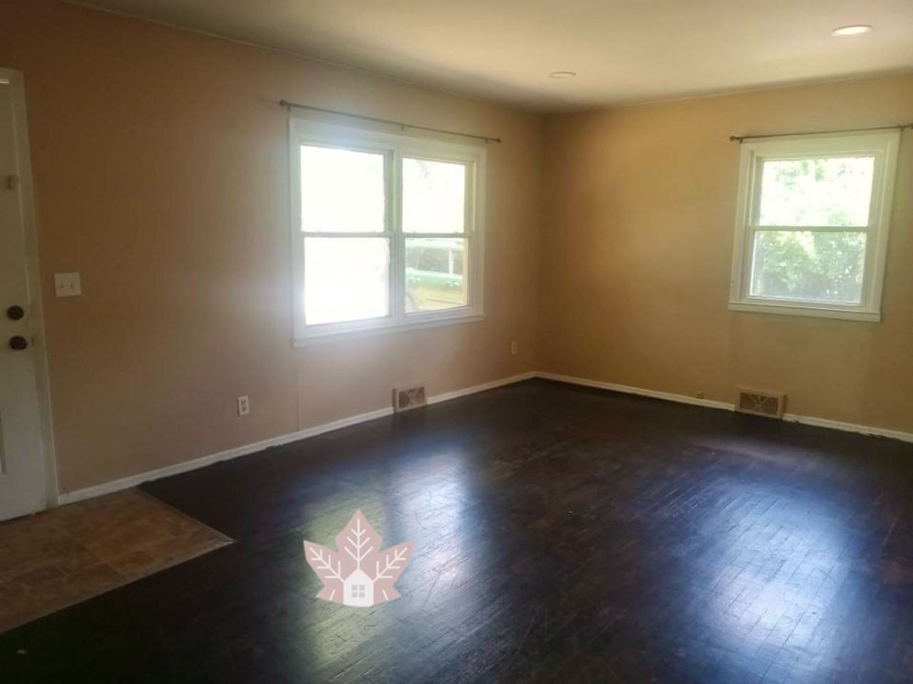 212 S Lenfesty Ave - Photo 3 of 13