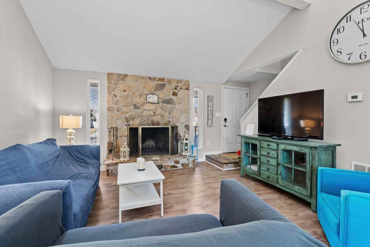 505 Plantation Dr - Photo 2 of 35