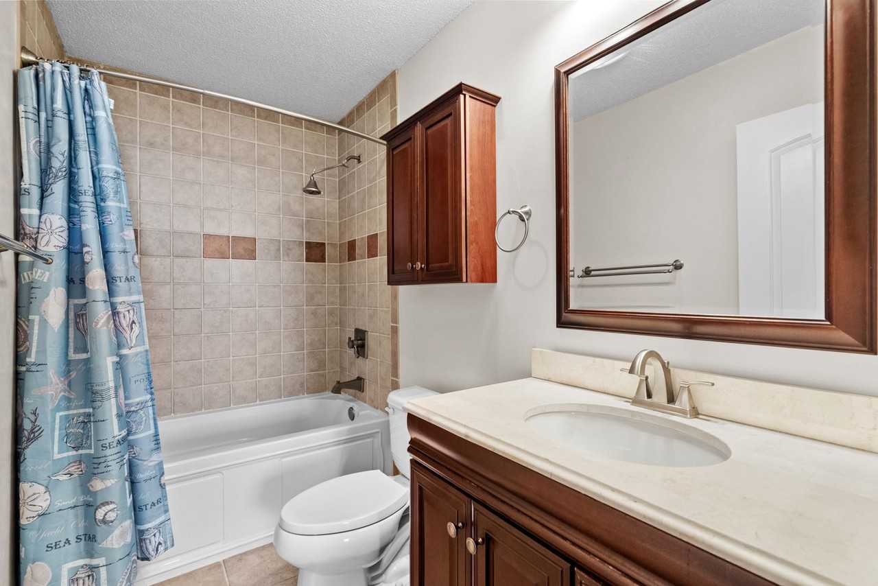 505 Plantation Dr - Photo 6 of 35