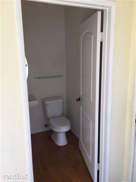 10025 Topanga Canyon Blvd - Photo 2 of 23