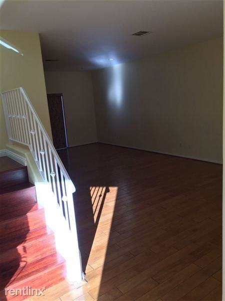 10025 Topanga Canyon Blvd - Photo 3 of 23