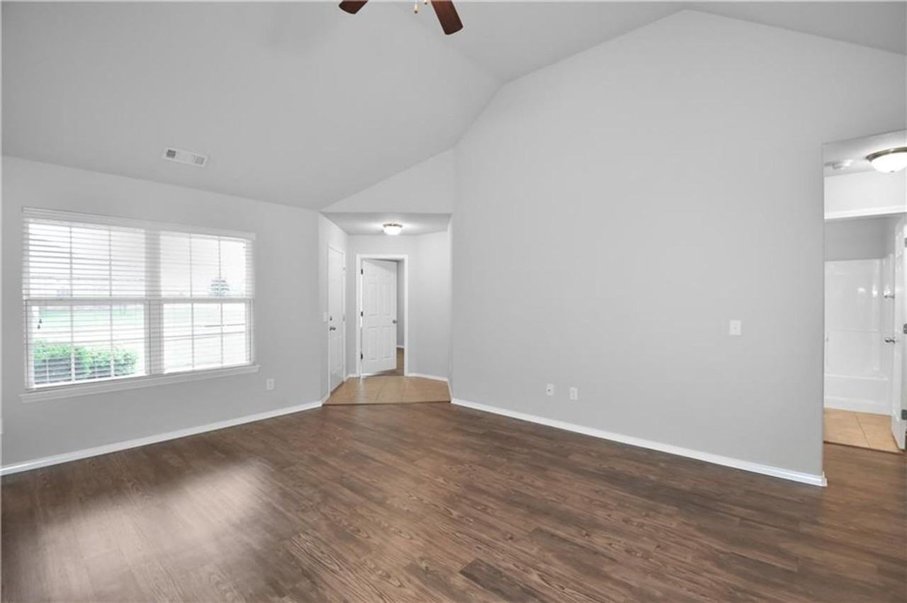 1240 Lariat Dr - Photo 4 of 25