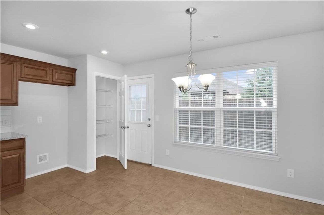 1240 Lariat Dr - Photo 5 of 25