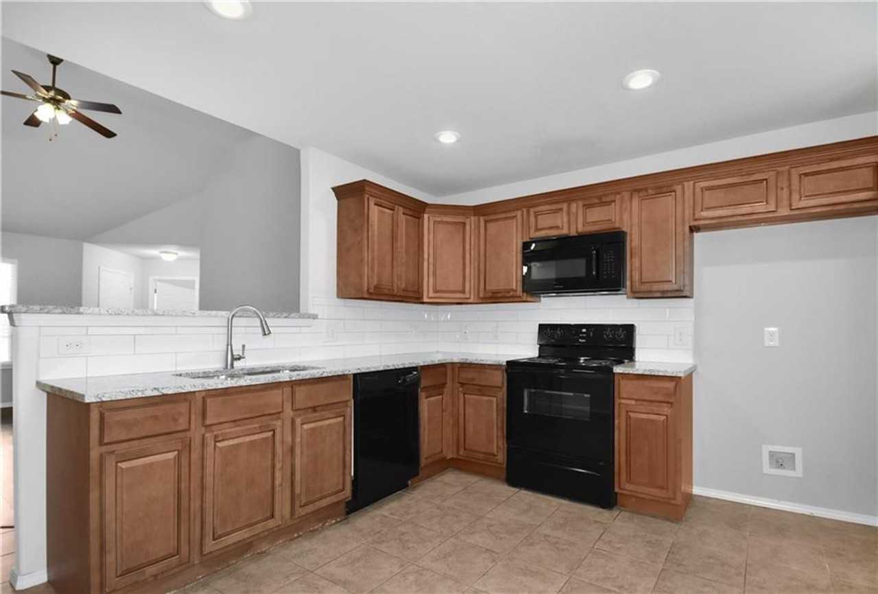 1240 Lariat Dr - Photo 7 of 25