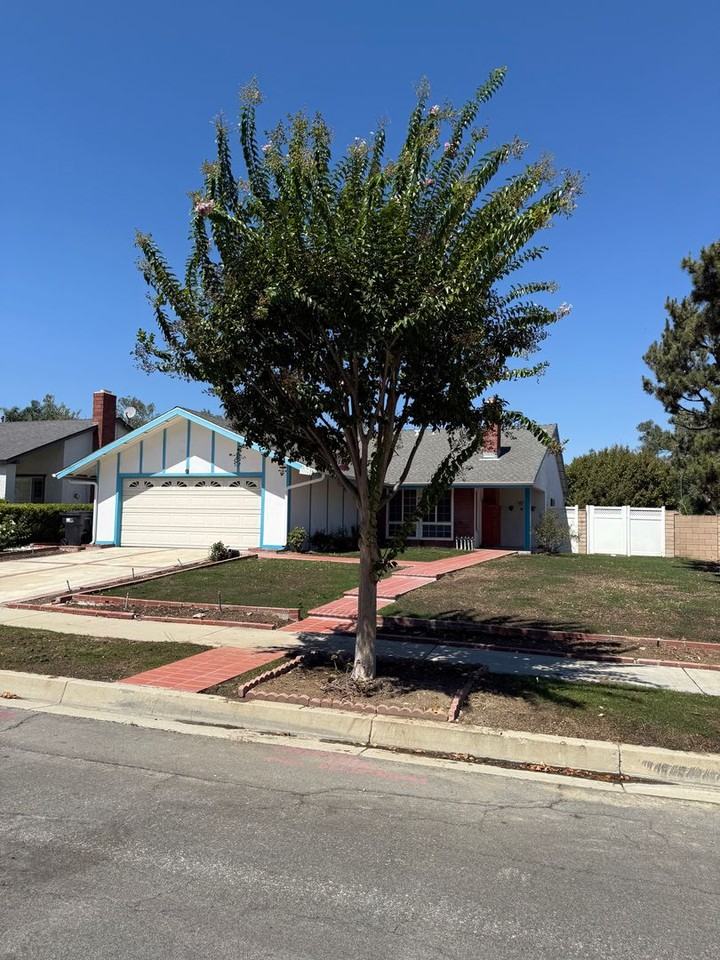 3724 Valle Vista Drive - Photo 2 of 29