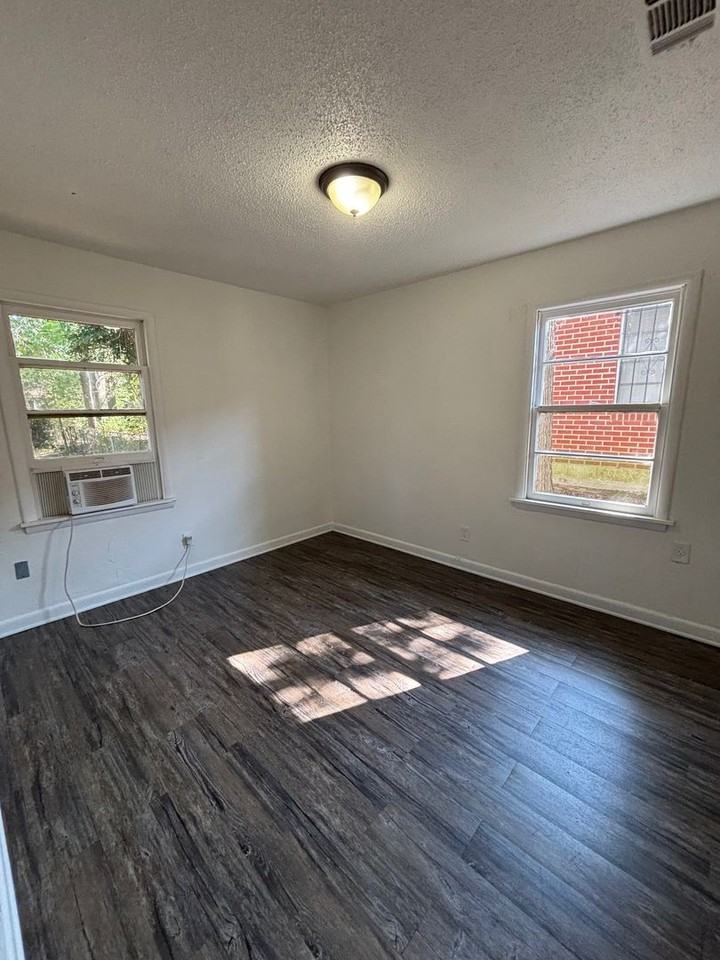 3506 Ninock St - Photo 6 of 14