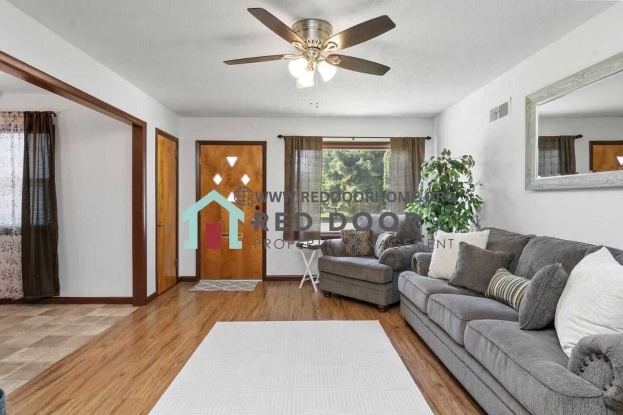 2905 9th Ave S - Photo 2 of 14