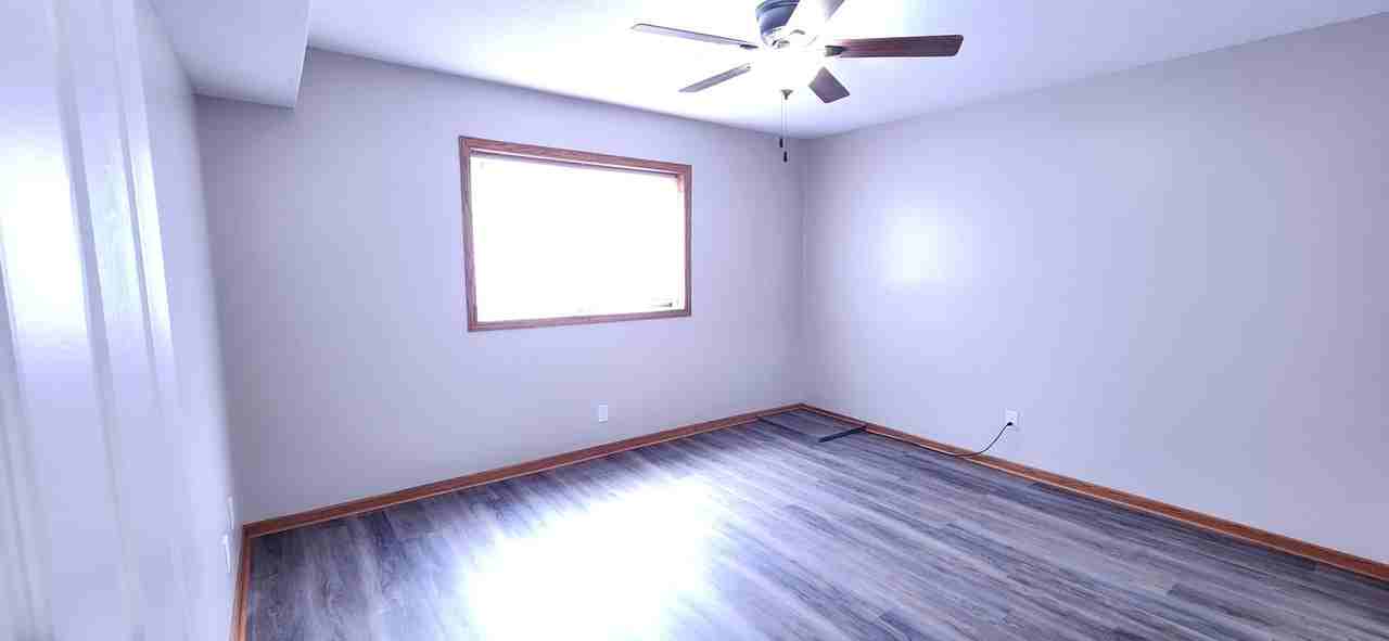 9503 University Avenue - Photo 6 of 12