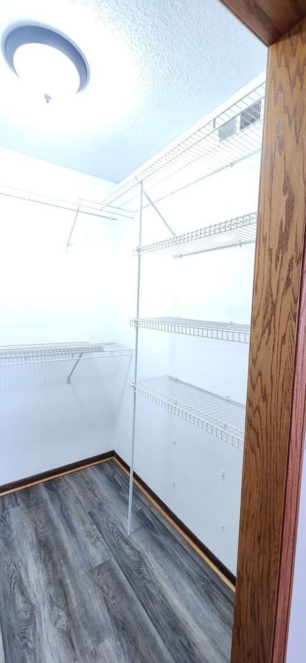 9503 University Avenue - Photo 7 of 12