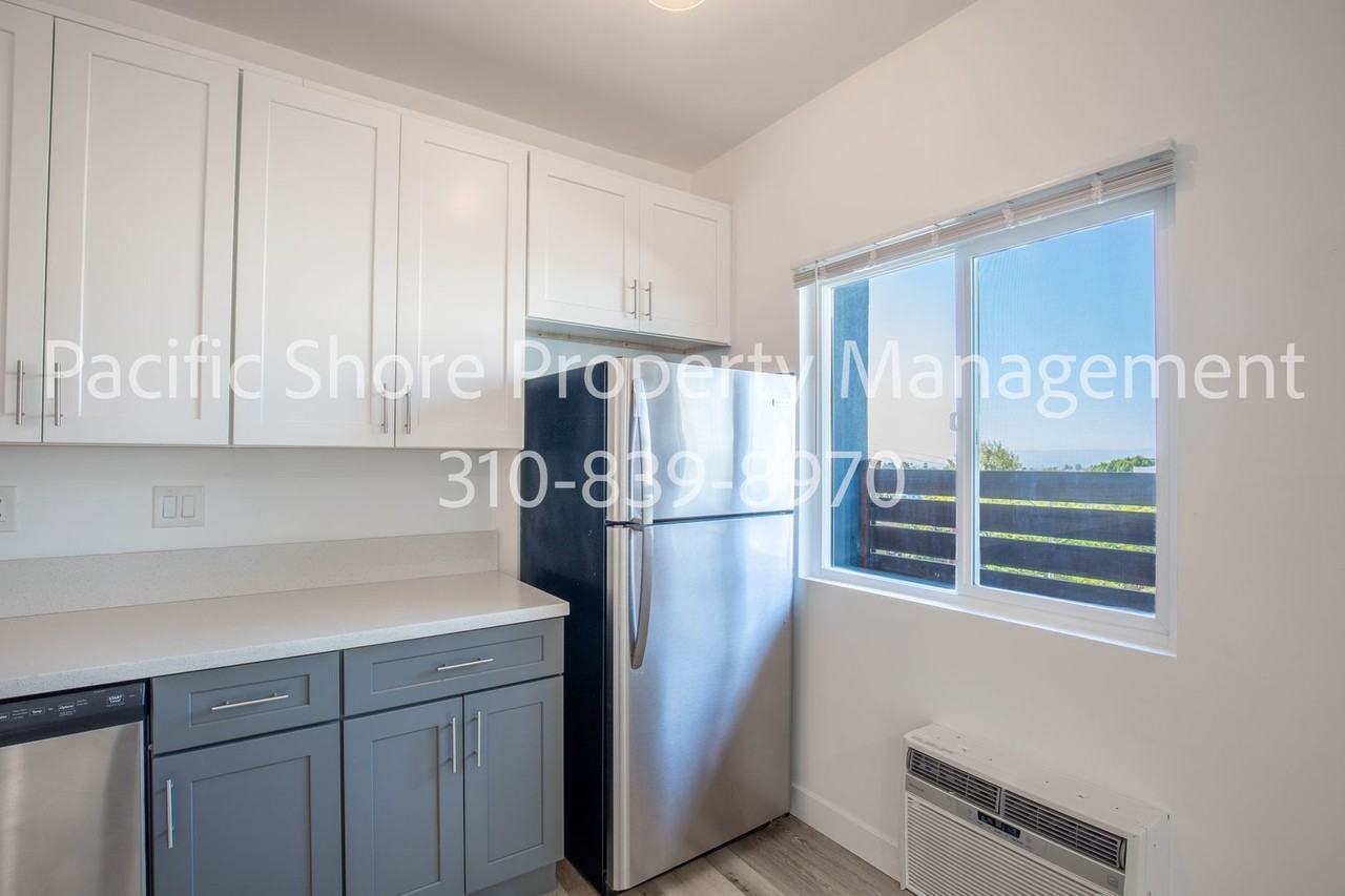 1315 Montana Apartments - Photo 6 of 20