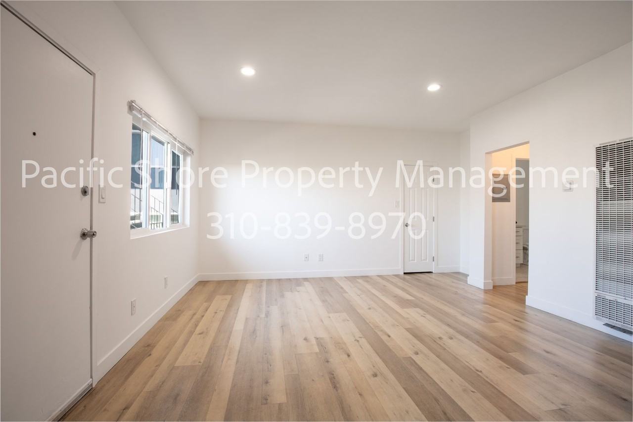 1315 Montana Apartments - Photo 7 of 20