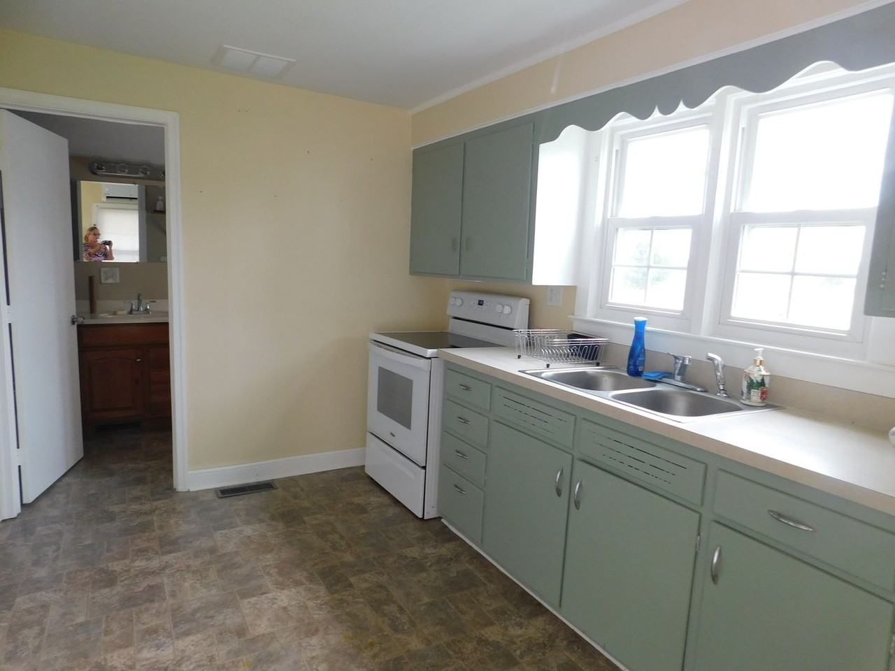 13142 Lord Fairfax Hwy - Photo 2 of 18