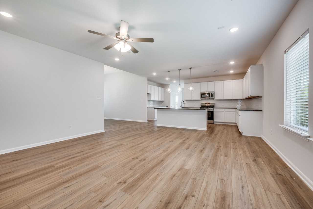 4013 Bluestem Blvd - Photo 3 of 25