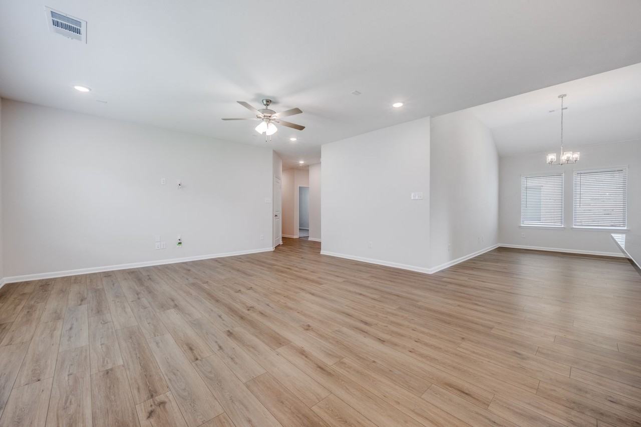 4013 Bluestem Blvd - Photo 6 of 25