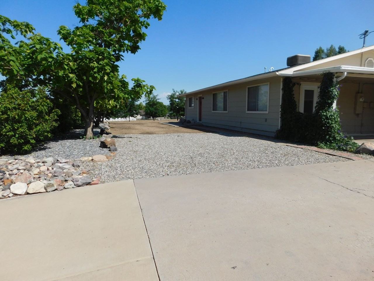 396 S Camp Rd - Photo 2 of 18