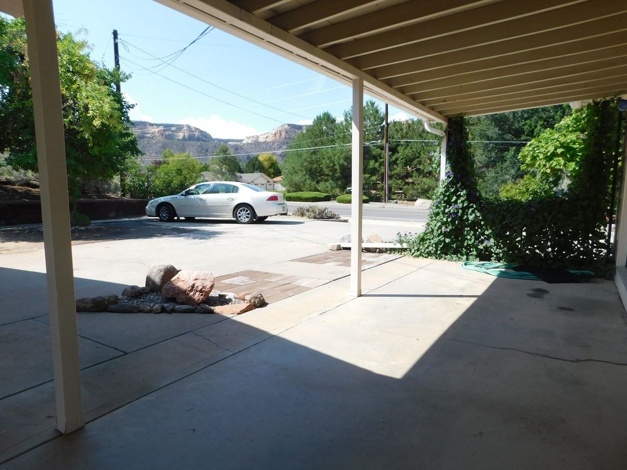 396 S Camp Rd - Photo 4 of 18