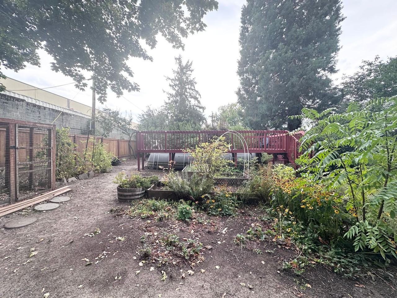 10910 Sw 74th Ave - Photo 7 of 43