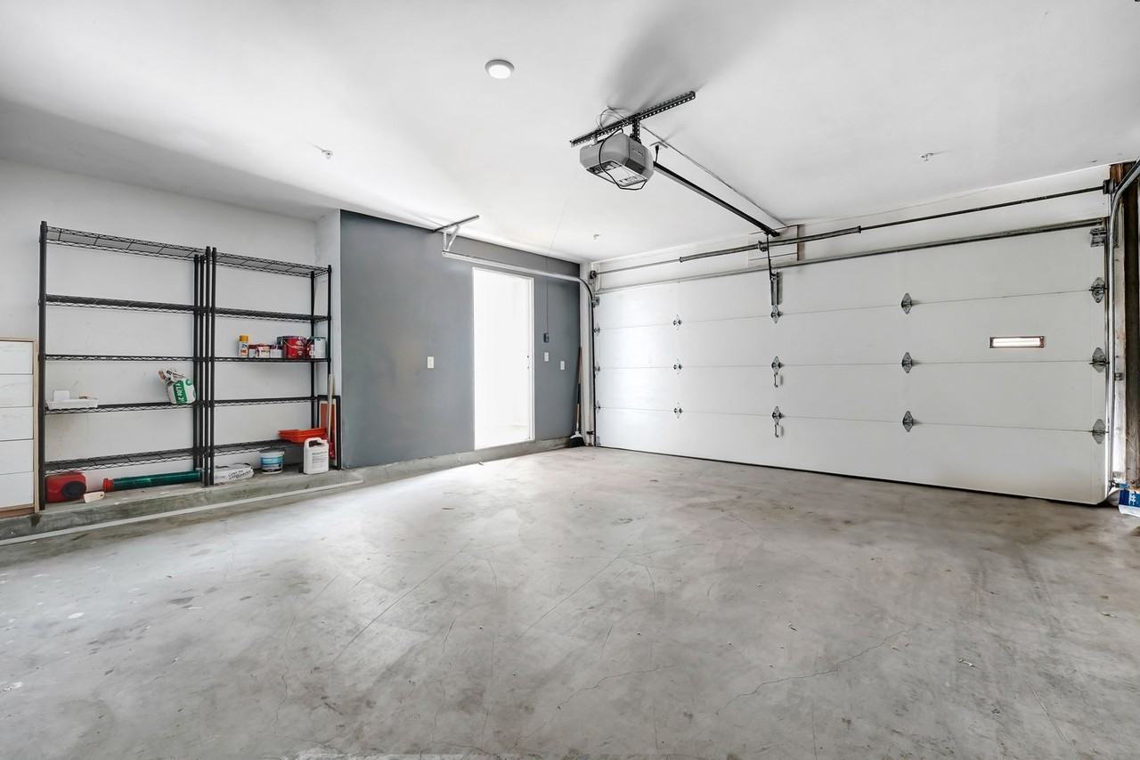 3907 De Longpre Ave - Photo 3 of 30