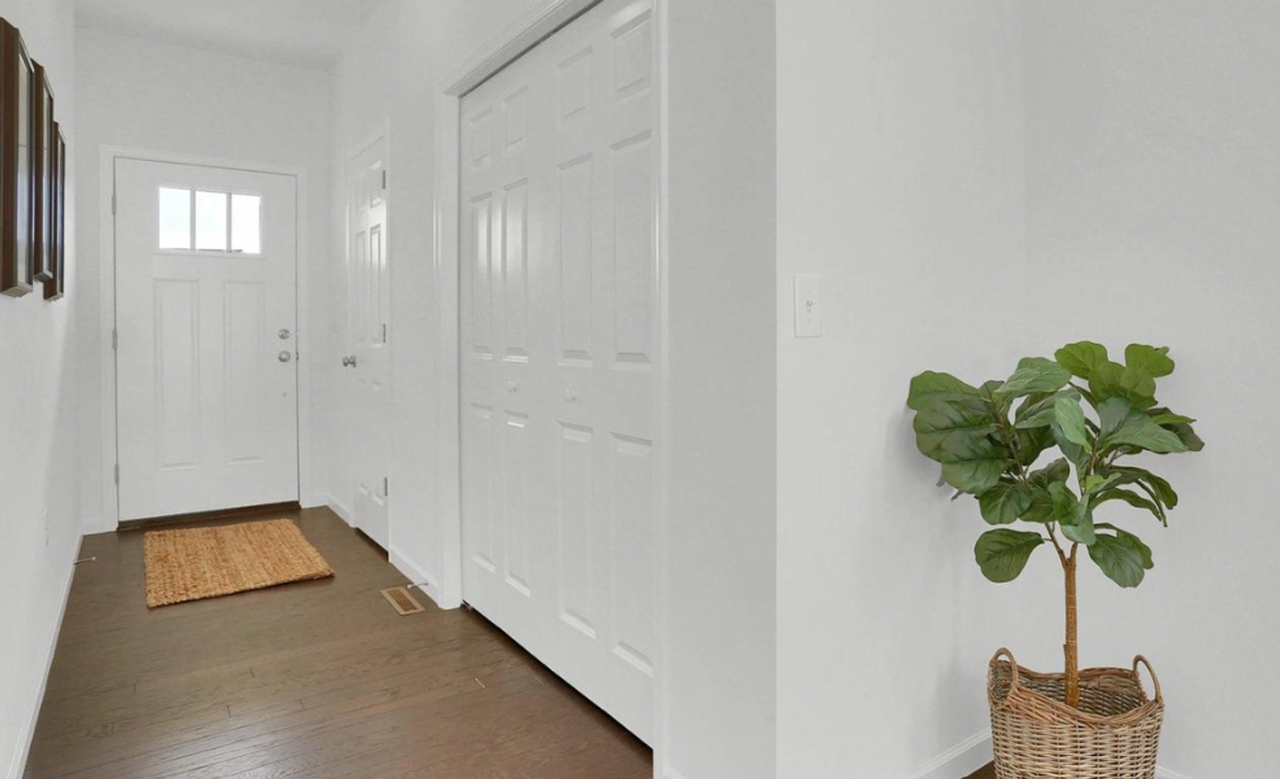 1716 Fairbank Ln - Photo 2 of 23