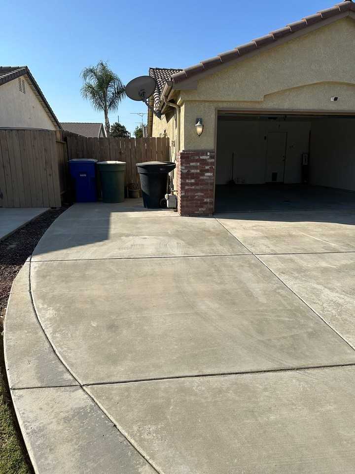 861 Woodridge Cir - Photo 2 of 19