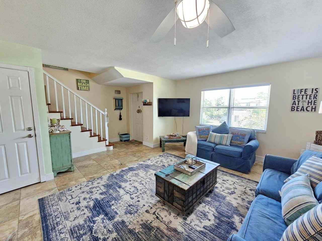 339 Virginia St - Photo 4 of 15