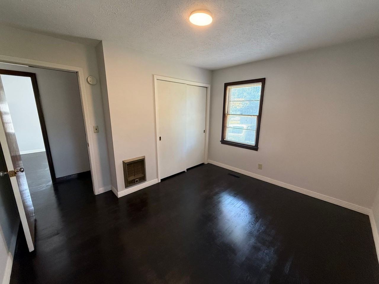 3808 Hopwood Ave - Photo 6 of 21