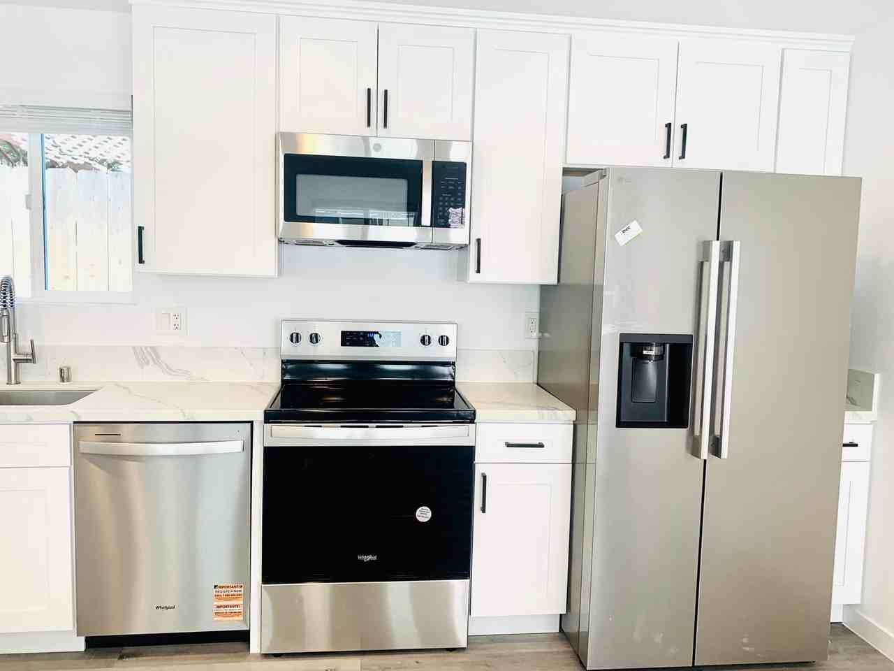 11471 Almazon St - Photo 2 of 11