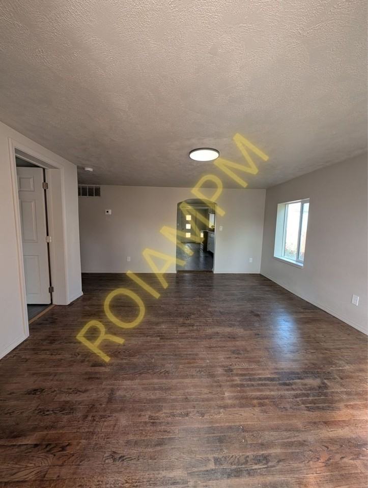 314 Monroe St - Photo 3 of 12