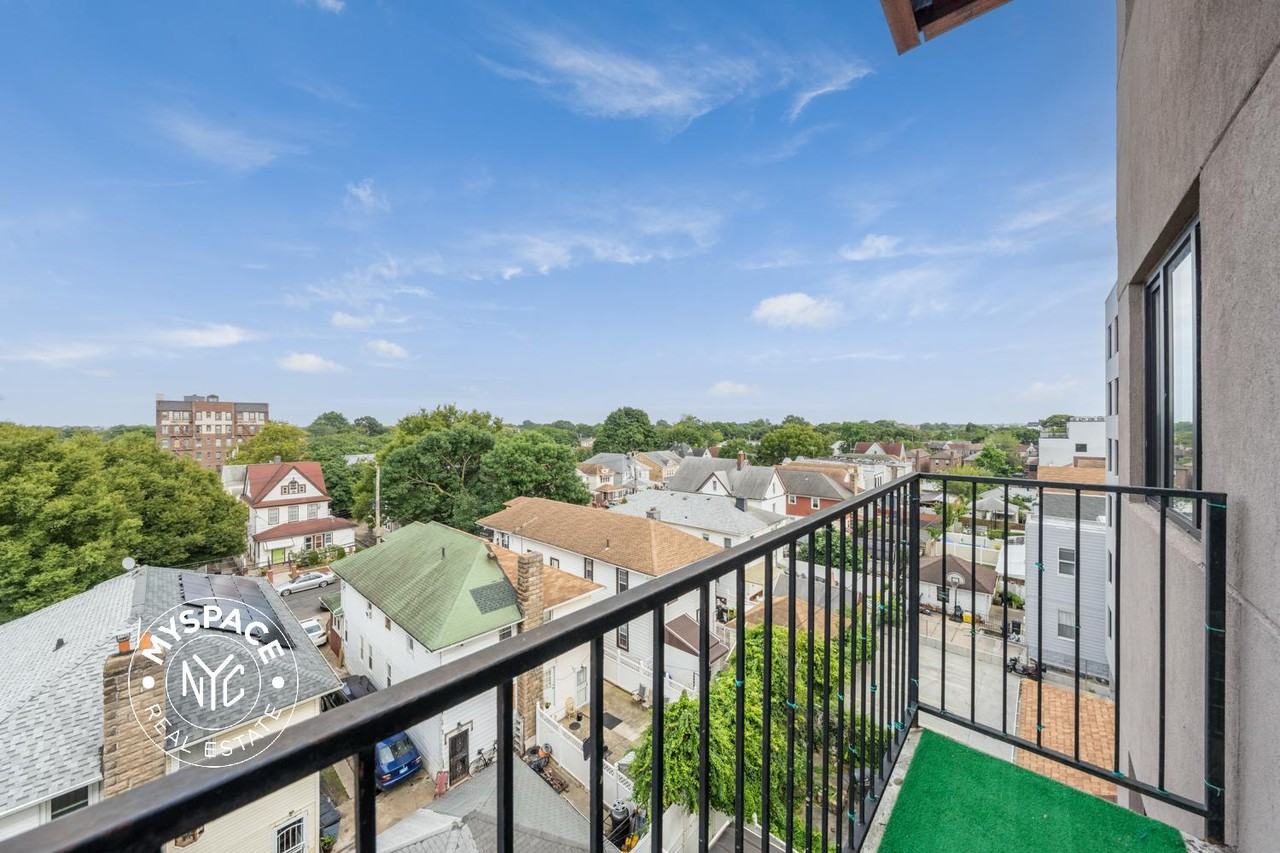 1613 Brooklyn Ave #501 - Photo 6 of 12