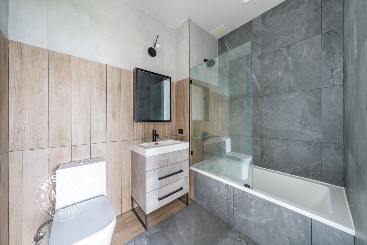 1613 Brooklyn Ave #501 - Photo 7 of 12