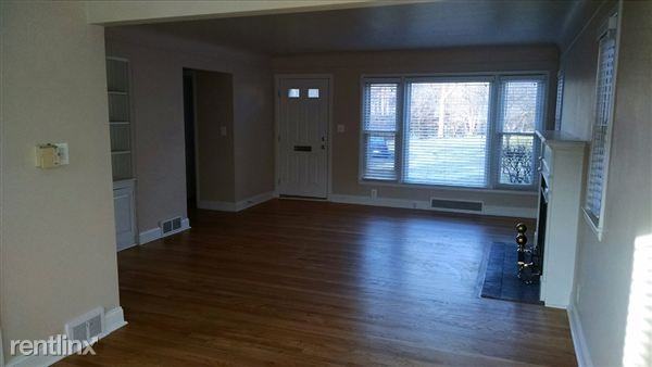 Colonial Court Terraces of Birmingham - Photo 2 of 10