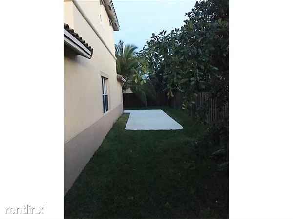 24533 SW 110th Pl - Photo 3 of 4