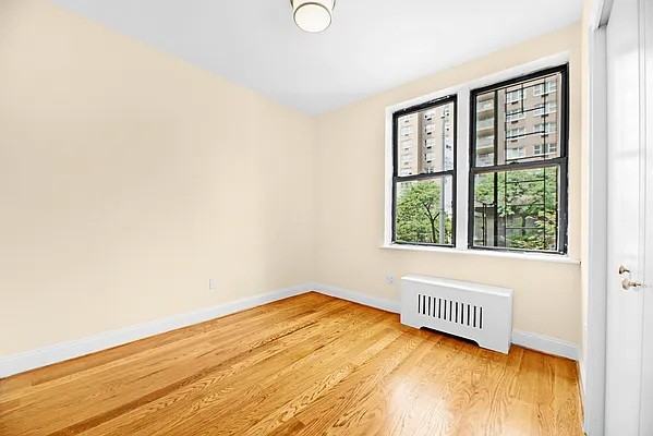 E 74th St #1 - Photo 3 of 9