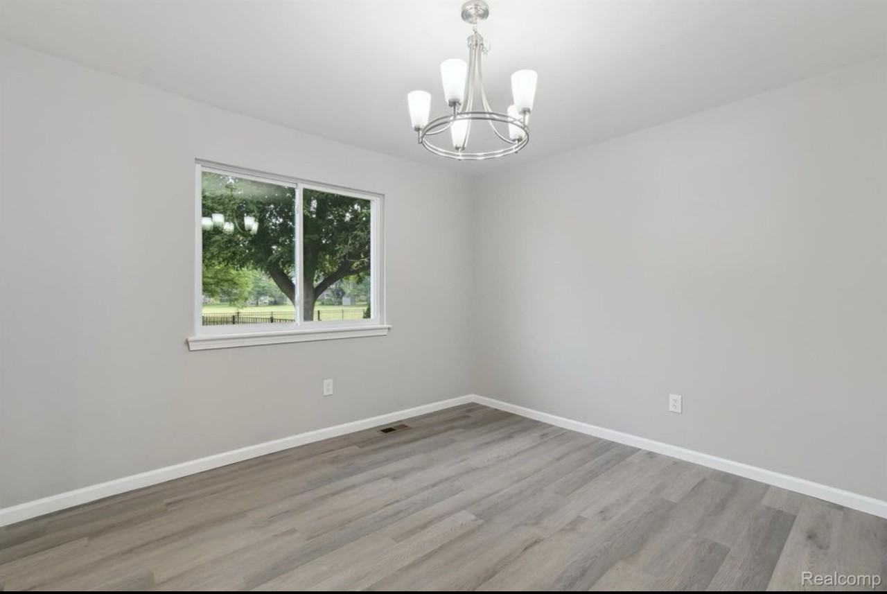 6879 Brookshire Dr #NA - Photo 3 of 40