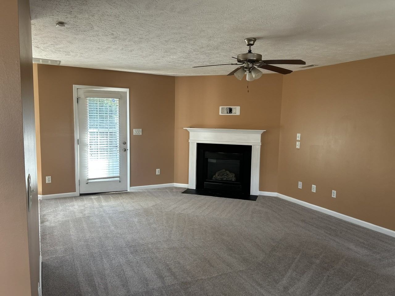 6932 Saint Julian Way #NA - Photo 6 of 38